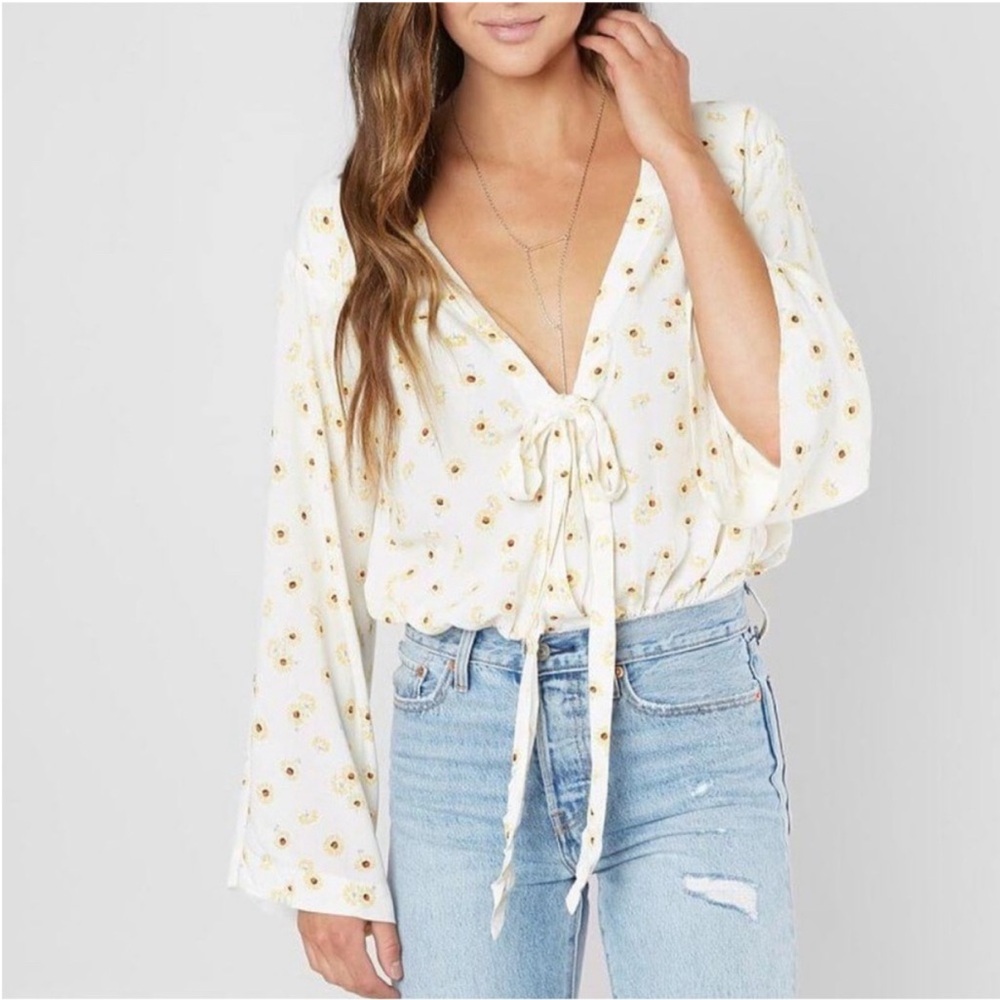 NWOT - Free People Daisy Wide-sleeve Bodysuit Size M